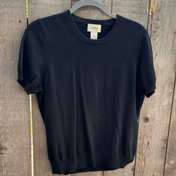 Neiman Marcus Black Short Sleeve Top - Picture 1 of 8